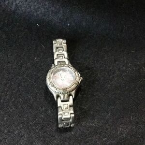 Watch by Bum Needs battery ￼